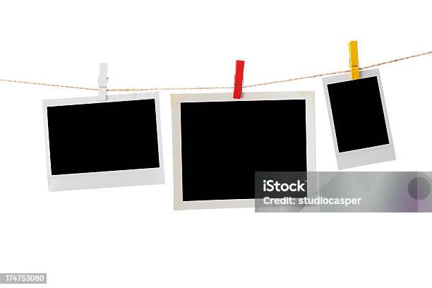 Vazio De Foto Instantânea Imprime Uma Linha De Lavagem - Fotografias de stock e mais imagens de Moldura - Composição