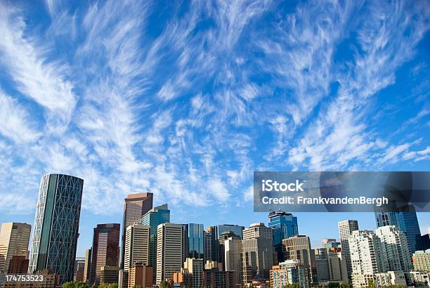 Horizonte De Calgary Foto de stock y más banco de imágenes de Calgary - Calgary, Panorama urbano, Aire libre