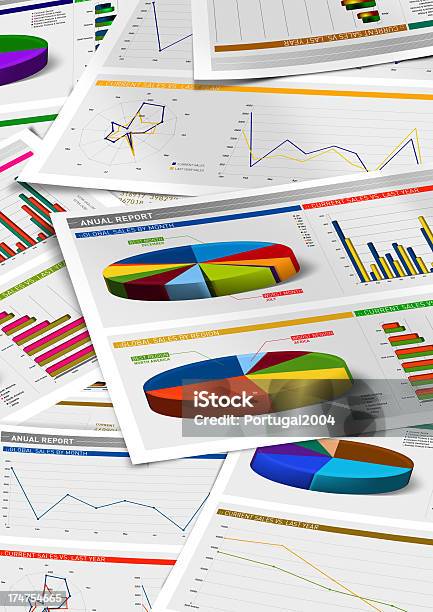 Foto de Relatório Anual Com Gráficos E Organogramas e mais fotos de stock de Relatório anual - Relatório anual, Analisar, Bolsa de valores e ações