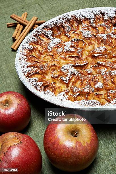 Hausgemachte Apfeltorte Stockfoto und mehr Bilder von Aluminium - Aluminium, Apfelkuchen, Backblech