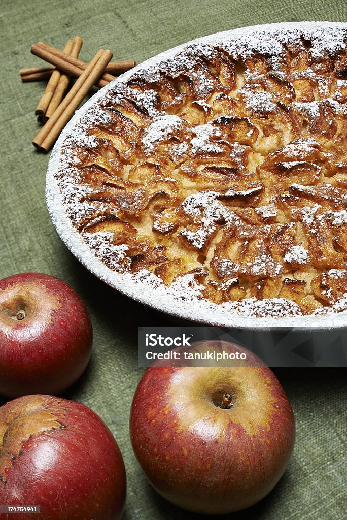 Torta di mele fatto in casa - Foto stock royalty-free di Alluminio