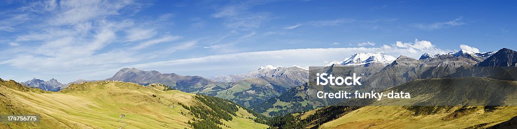 Wildstrubel Gipfel und Schweizer Alpen panorama - Lizenzfrei Alpen Stock-Foto