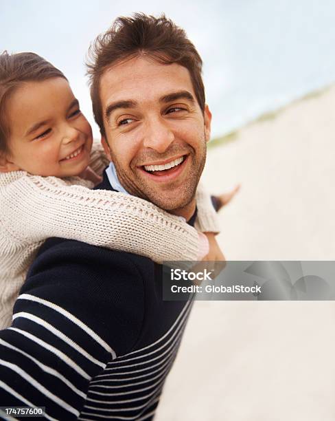 Voar Ao Redor Da Praia No Seu Pais Back - Fotografias de stock e mais imagens de Adulto - Adulto, Amor, Ao Ar Livre