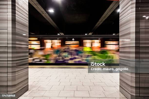 Foto de Vazio Estação De Metrô e mais fotos de stock de Assento - Assento, Assento de veículo, Atividade