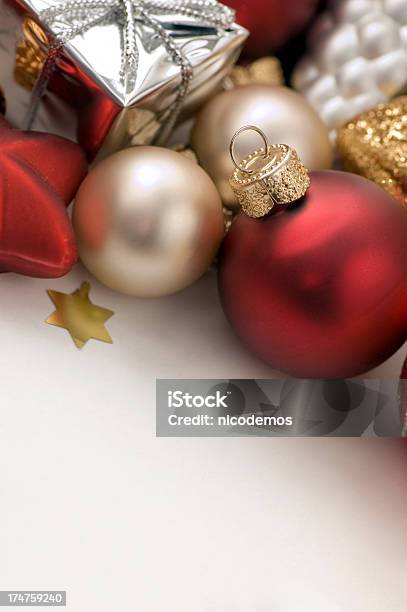 Decorazione Di Natale Con Spazio Copia - Fotografie stock e altre immagini di A forma di stella - A forma di stella, Brillante, Cartolina di Natale