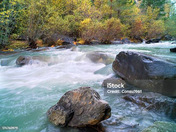 Otoño Foto de stock y más banco de imágenes de Rápido - Río - Rápido - Río, Pirineos, España