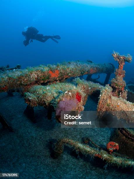 Taucher Und Shipwreck Stockfoto und mehr Bilder von Fotografie - Fotografie, Insel Malta, Künstliches Riff