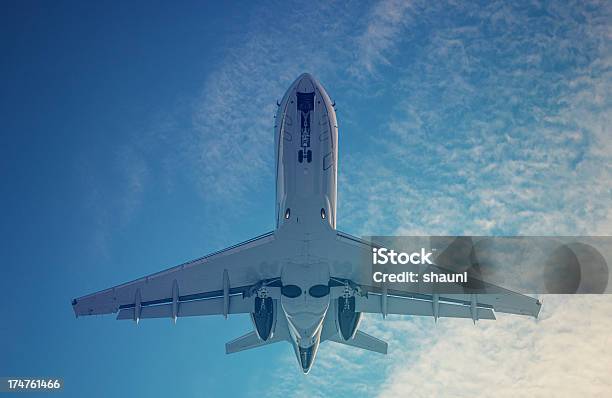 Региональные Jet — стоковые фотографии и другие картинки Авиакосмическая промышленность - Авиакосмическая промышленность, Авиационное крыло, В воздухе