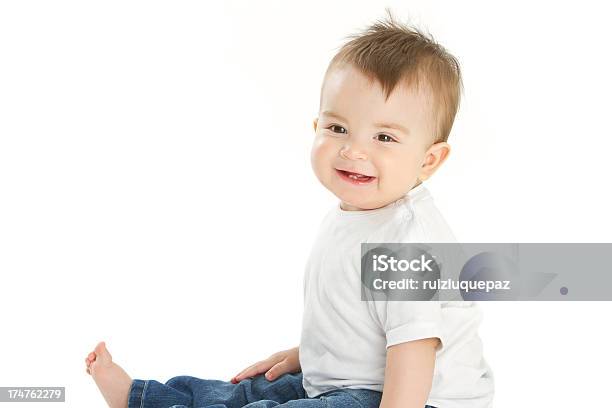 Foto de Bebê Feliz Olhando Para A Câmera e mais fotos de stock de 12-17 meses - 12-17 meses, 12-23 meses, 6-11 meses