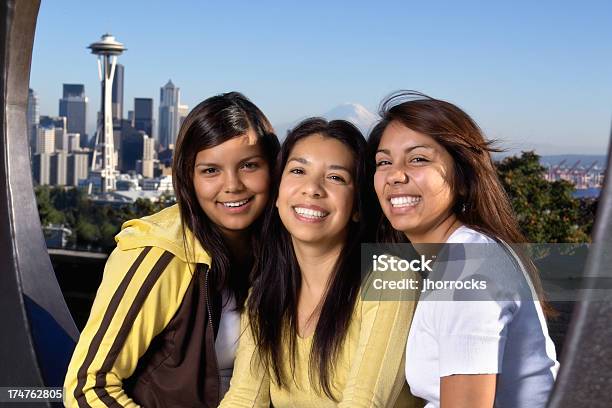 Tre Bellezze Della Città - Fotografie stock e altre immagini di Space Needle - Space Needle, Famiglia, Seattle