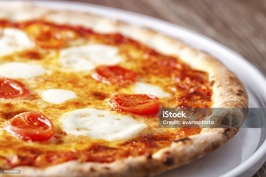 Pizza margherita - Photo de Aliment libre de droits