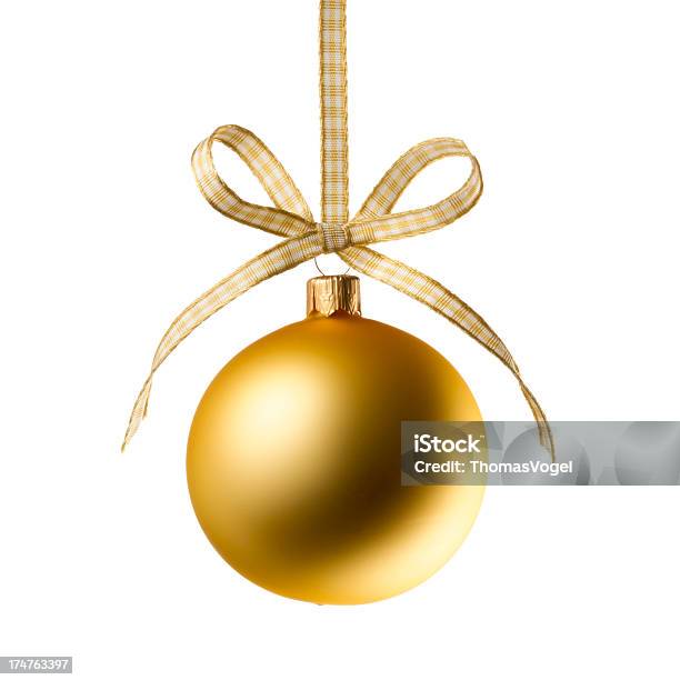 Bauble Natal Dourado - Fotografias de stock e mais imagens de Bola de Árvore de Natal - Bola de Árvore de Natal, Cetim, Comemoração - Conceito