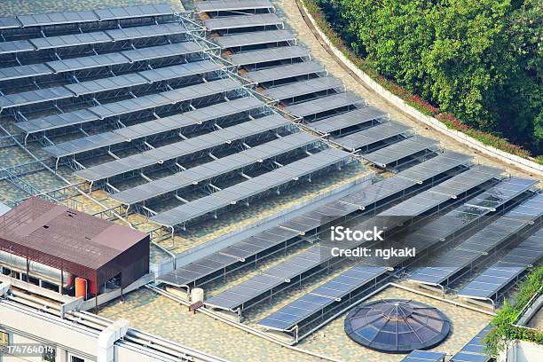 Photo libre de droit de Panneau Solaire Sur Le Toit banque d'images et plus d'images libres de droit de Centrale thermique solaire - Centrale thermique solaire, Chaleur, Changement