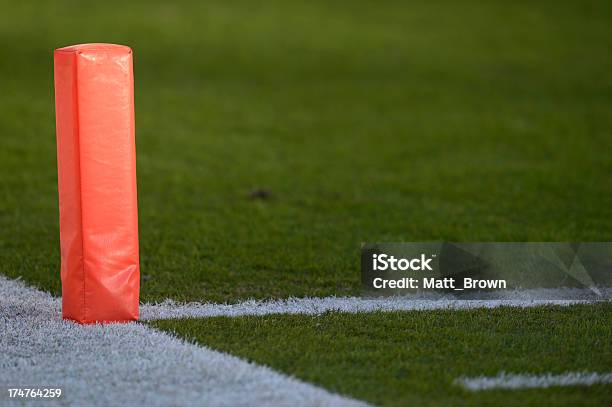 End Zone Marker Stockfoto und mehr Bilder von End Zone - End Zone, Gras, Football-Feld