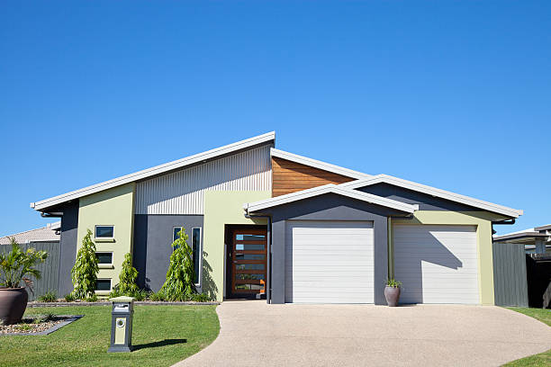 istock Modern home with two car garage and straight lines 174764699