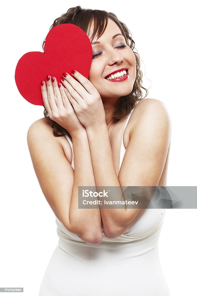 Młoda kobieta Trzymając czerwony Papier serca - Zbiór zdjęć royalty-free (Białe tło)