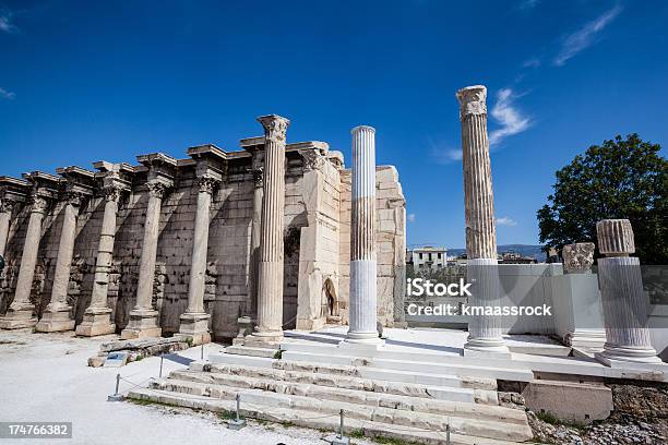 Ruiny W Atenach - zdjęcia stockowe i więcej obrazów Akropol - Ateny - Akropol - Ateny, Archeologia, Architektura