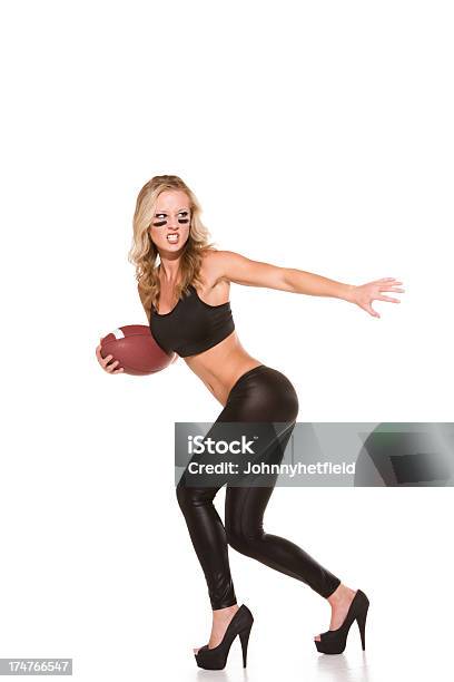 Sexy Feminino Jogador De Futebol - Fotografias de stock e mais imagens de 20-24 Anos - 20-24 Anos, Abdómen, Abdómen Humano