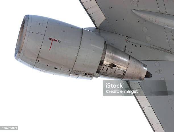 Foto de Sob O Motor De Jatoisolada No Branco e mais fotos de stock de Abaixo - Abaixo, Alumínio, Asa de aeronave