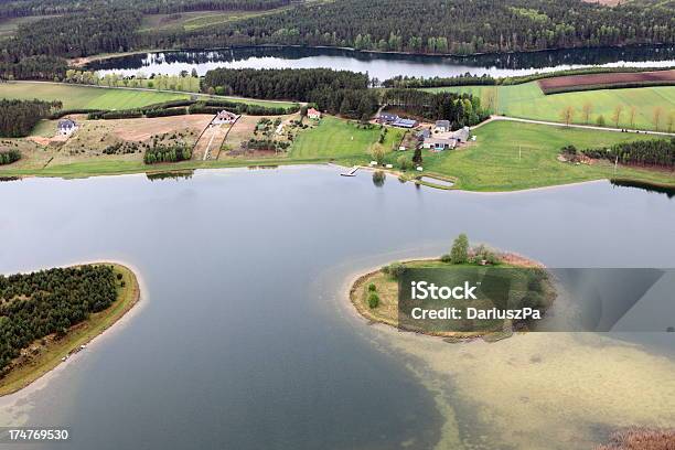 Widok Z Lotu Ptaka Zdjęcia Na Jezioro - zdjęcia stockowe i więcej obrazów Architektura - Architektura, Bez ludzi, Budowla mieszkaniowa