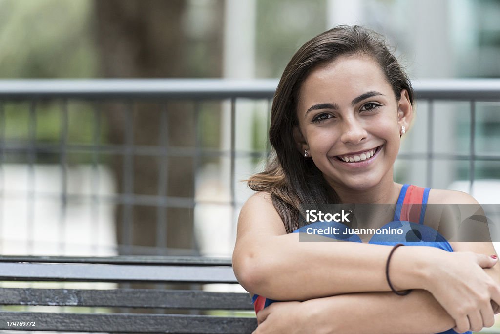 Ispanica ragazza adolescente - Foto stock royalty-free di Adolescente