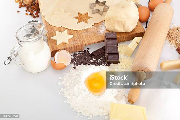 Ingredienti Per Natale Biscotti - Fotografie stock e altre immagini di Bianco - Bianco, Bibita, Biscotto secco