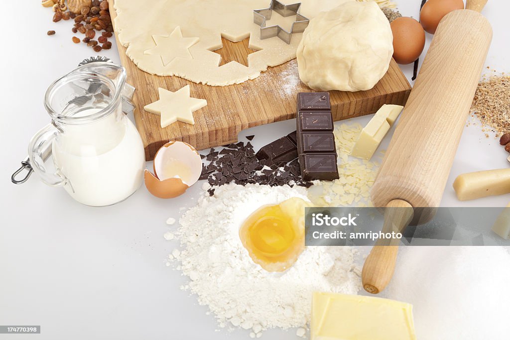 Свежие ингредиенты для Xmas cookie-файлы - Стоковые фото Белый роялти-фри