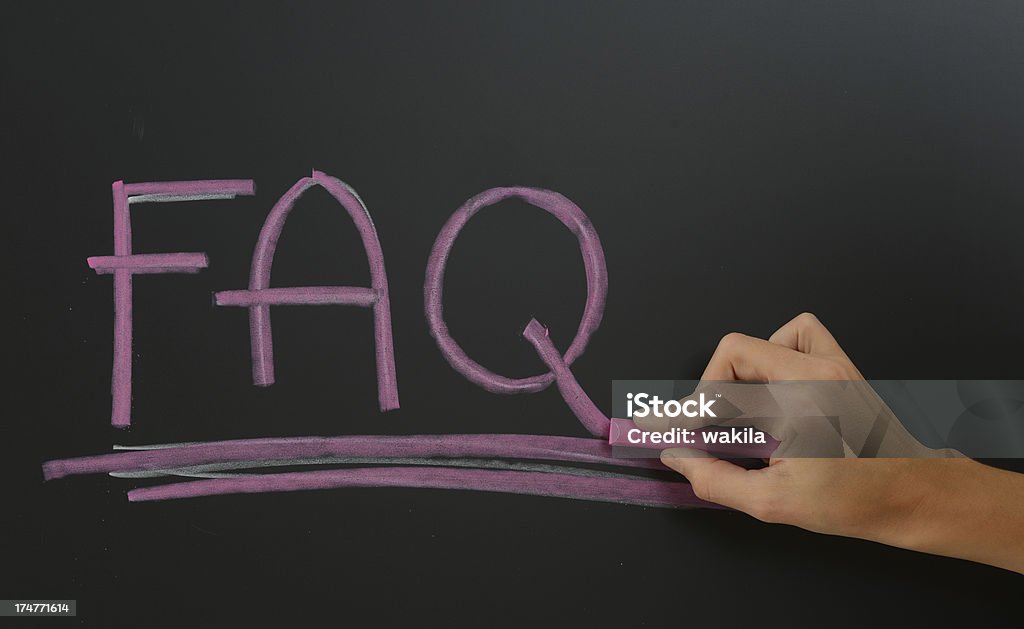 Perguntas frequentes por escrito em preto chalkboard-de-rosa - Royalty-free Acrónimo Foto de stock