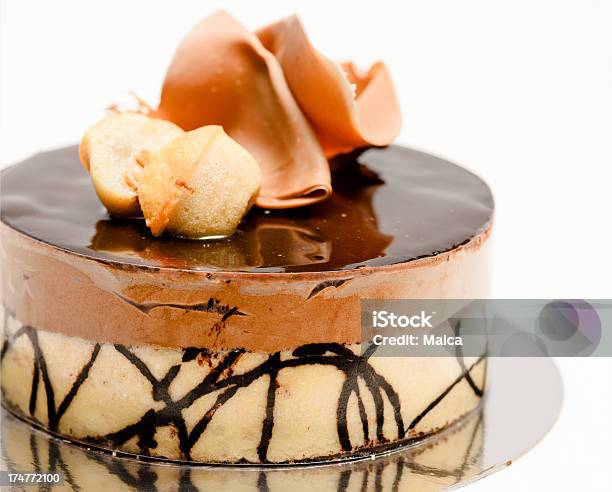 Pastel De Mouse De Chocolate Foto de stock y más banco de imágenes de Círculo - Círculo, Mousse, Alimento