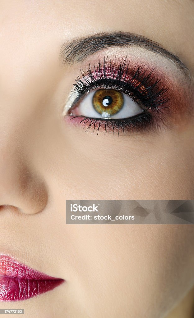 Kobieta oko z brązowy - Zbiór zdjęć royalty-free (20-29 lat)