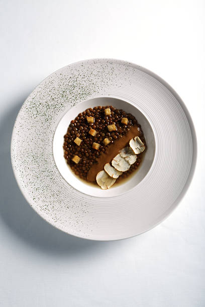 lentilha sopa com trufas - cooked vertical high angle view lentil imagens e fotografias de stock