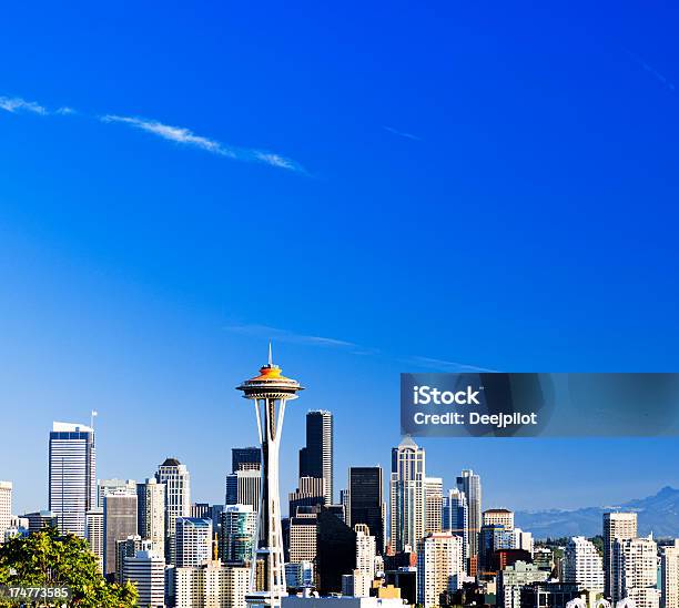 Panoramę Miasta Seattle W Usa - zdjęcia stockowe i więcej obrazów Bez ludzi - Bez ludzi, Biurowiec, Budynek z zewnątrz