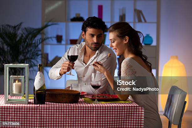 Abendessen Stockfoto und mehr Bilder von Alkoholisches Getränk - Alkoholisches Getränk, Blick nach unten, Das Leben zu Hause