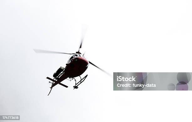 헬리콥터 나오는 안개 0명에 대한 스톡 사진 및 기타 이미지 - 0명, 공중, 교통수단