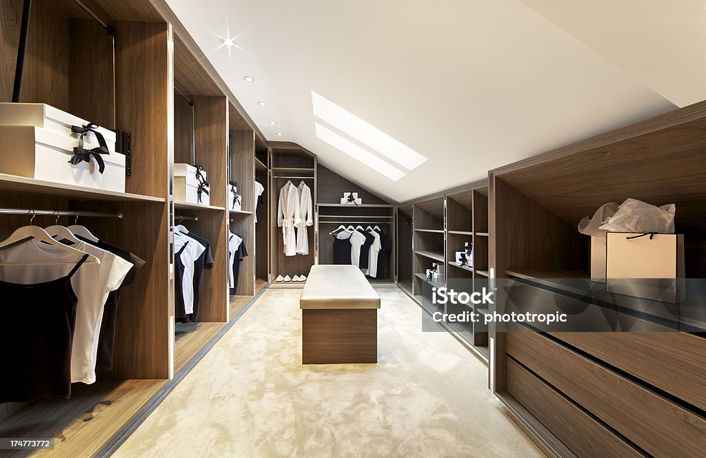 Brilhante Closet independente - Foto de stock de Closet royalty-free