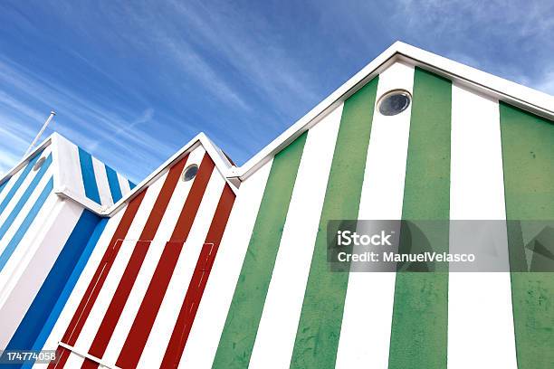 Plaża Schroniska - zdjęcia stockowe i więcej obrazów Bez ludzi - Bez ludzi, Czerwony, Dom na plaży