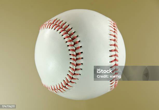 Beisebol Em Ouro - Fotografias de stock e mais imagens de Basebol - Basebol, Bola, Bola de Basebol