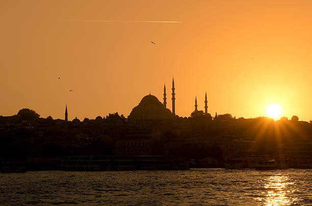 日没 - istanbul koran spirituality orange ストックフォトと画像