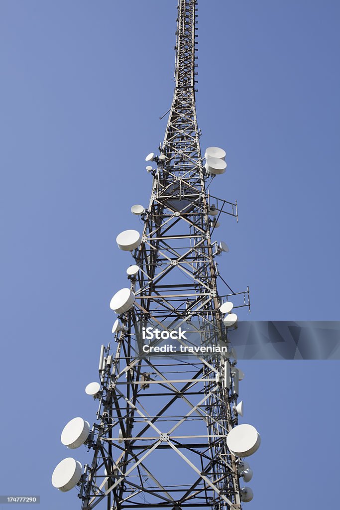 Torres de comunicación - Foto de stock de Torre repetidora libre de derechos