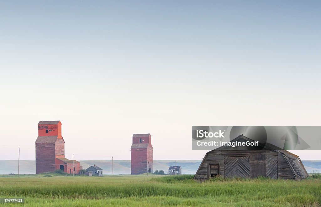 Prairie Ghost Town - Foto de stock de Abandonado libre de derechos