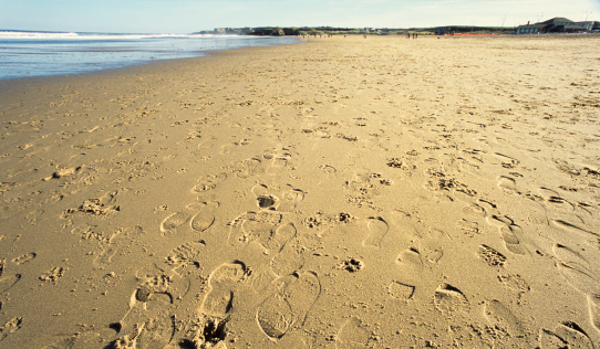 South Shields, Northeastern England: the footprints on the sand are made by shoes. Even in summer, rarely England is a decent place to walk barefoot.
