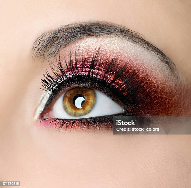 Eye Makeup Stockfoto und mehr Bilder von 25-29 Jahre - 25-29 Jahre, Attraktive Frau, Augapfel