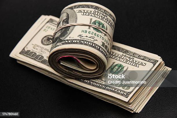 Dinero Foto de stock y más banco de imágenes de Ahorros - Ahorros, Billete de banco, Billete de cien dólares estadounidenses