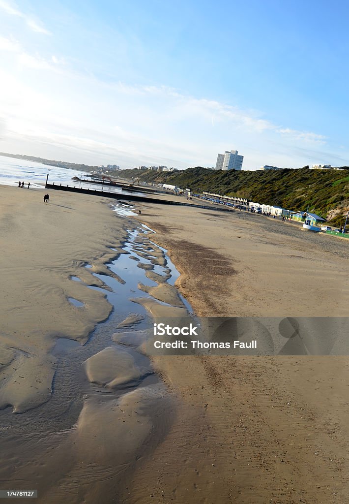 Piscinas de agua en Bournemouth Beach - Foto de stock de Acantilado libre de derechos