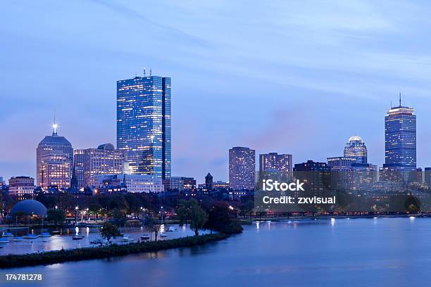 Boston Al Atardecer Foto de stock y más banco de imágenes de Boston - Massachusetts - Boston - Massachusetts, Río Charles, Agua
