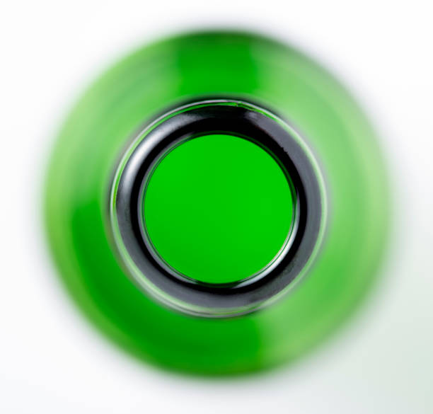 garrafa de vidro verde - transparent ideas lid glass - fotografias e filmes do acervo