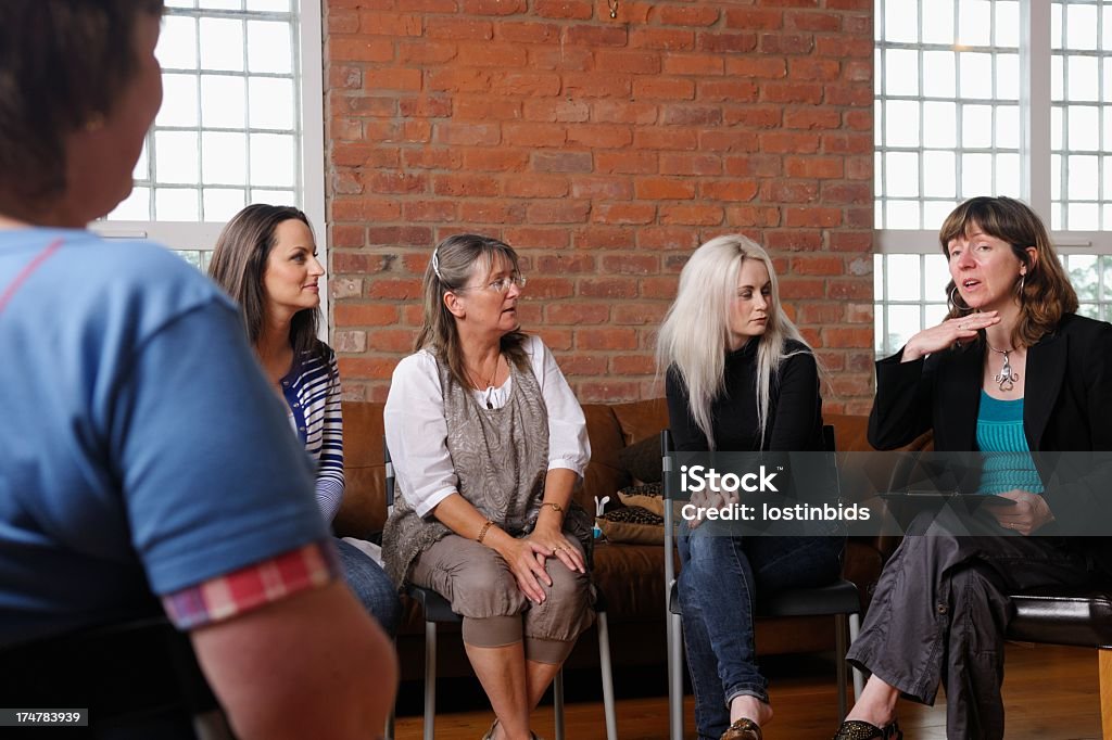 Mujeres del grupo de apoyo - Foto de stock de Mediación libre de derechos