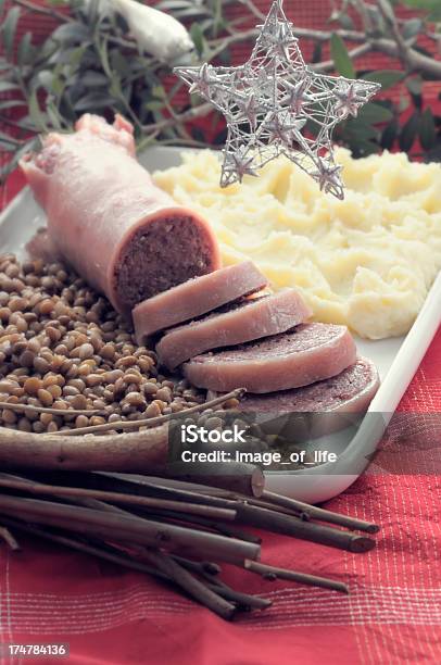 豚のトロッターマッシュポテトとレンズ - イタリアのストックフォトや画像を多数ご用意 - イタリア, イタリア文化, クリスマス