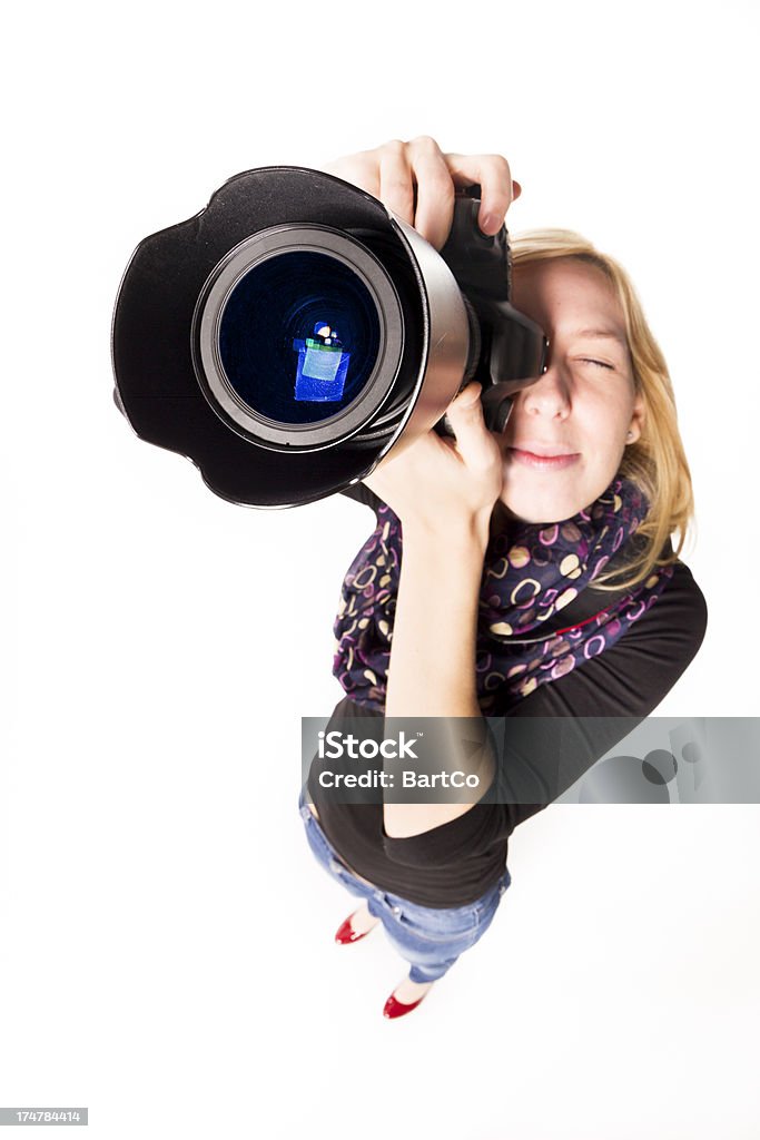 Drôle fisheye shoot de jeune femme avec caméra - Photo de Adulte libre de droits