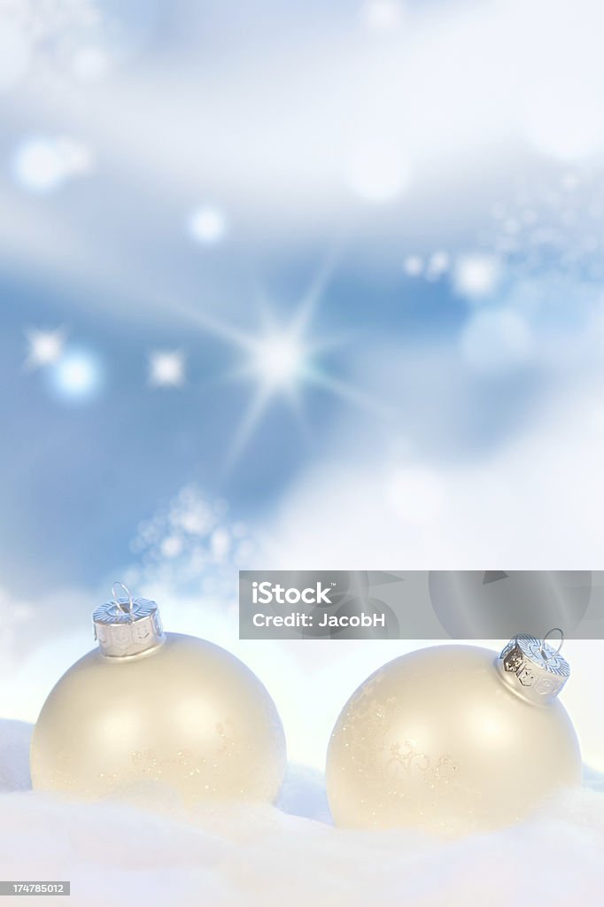 Ciondoli di natale bianco - Foto stock royalty-free di Ambientazione interna